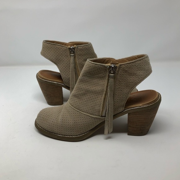 Dolce Vita Shoes - EUC Dolce Vita Open Back Booties 8